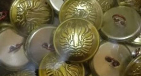 kancing jas almamater unesa surabaya