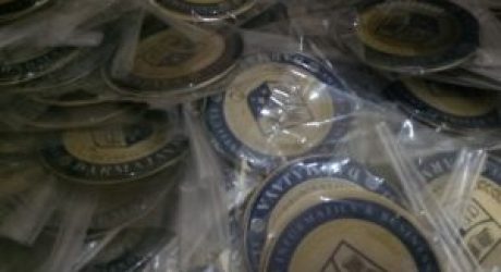 medali wisuda universitas darmajaya